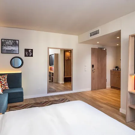 Hotel Hampton By Hilton North